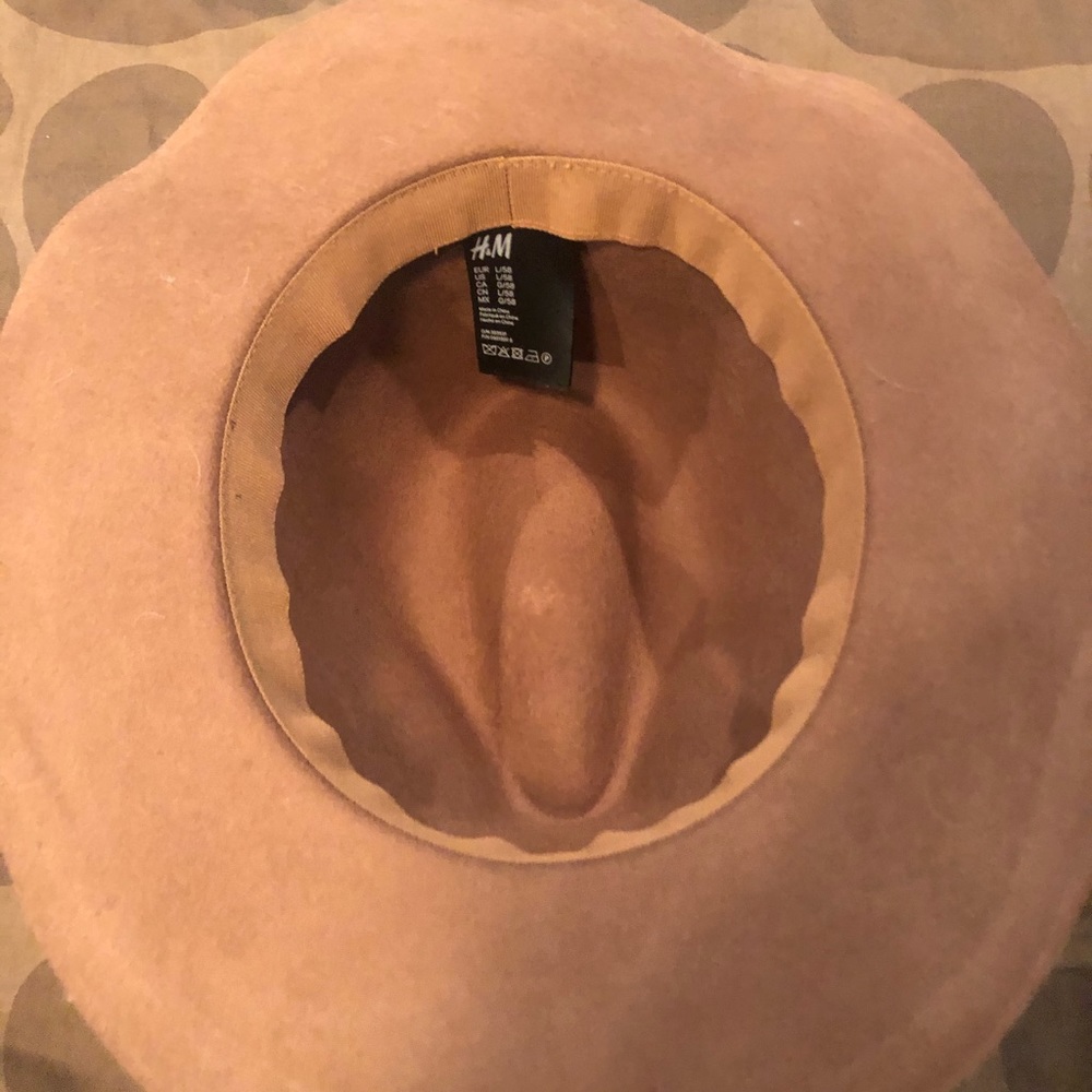 Custom H&M hat - Picture 3 of 4